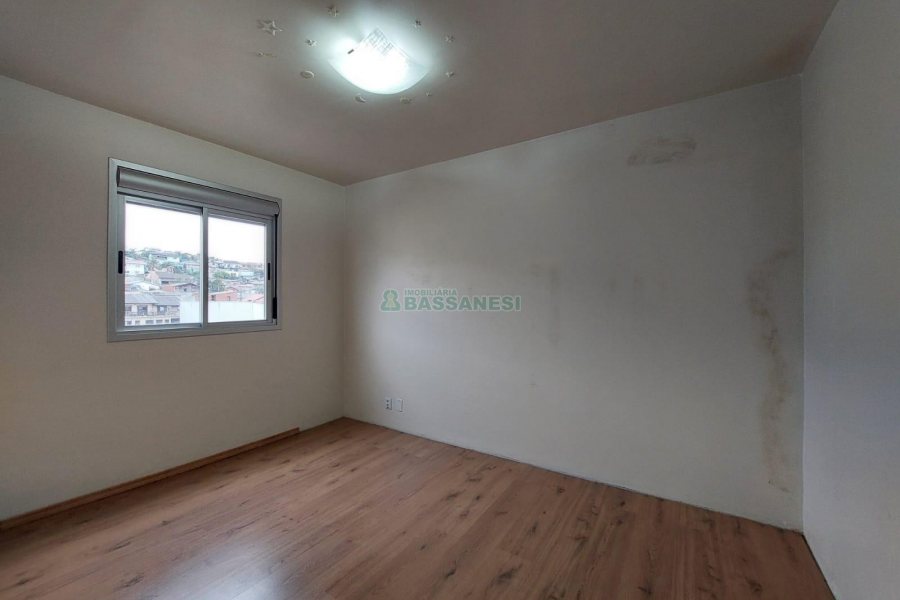 Apartamento com 62m², 2 dormitórios, 1 vaga, no bairro São Caetano em Caxias do Sul para Alugar