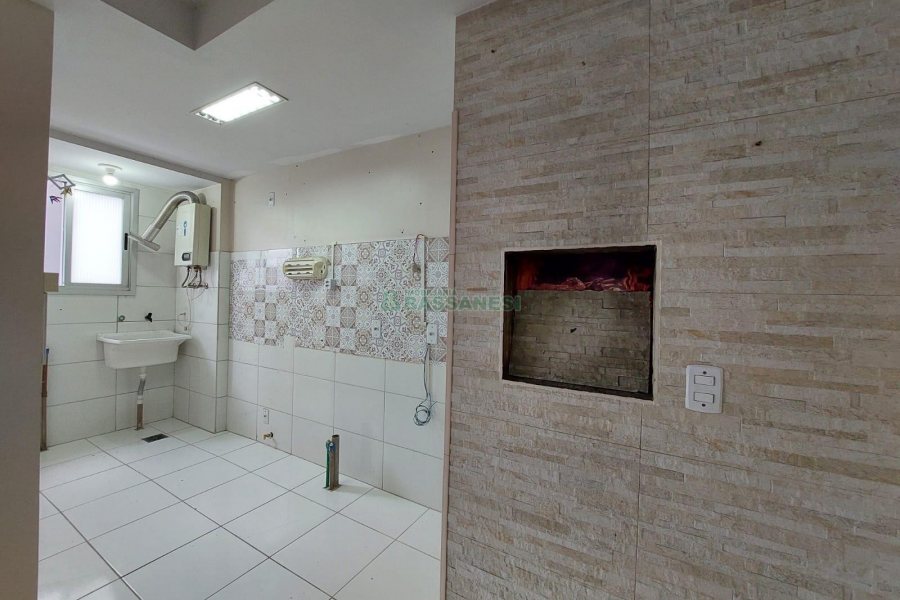 Apartamento com 62m², 2 dormitórios, 1 vaga, no bairro São Caetano em Caxias do Sul para Alugar