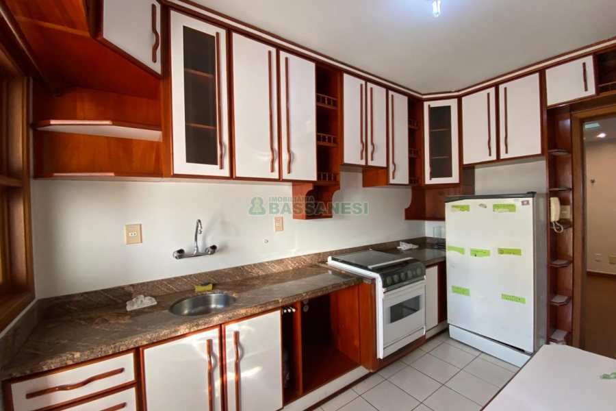 Apto Mobiliado com 96m², 2 dormitórios, 1 vaga, no bairro Bela Vista em Caxias do Sul para Alugar