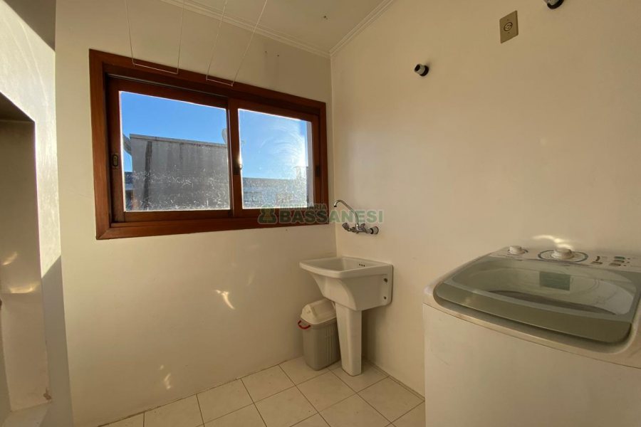 Apto Mobiliado com 96m², 2 dormitórios, 1 vaga, no bairro Bela Vista em Caxias do Sul para Alugar