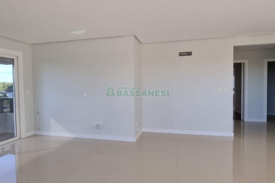 Apartamento com 174m², 3 dormitórios, 3 vagas, no bairro Universitário em Caxias do Sul para Comprar