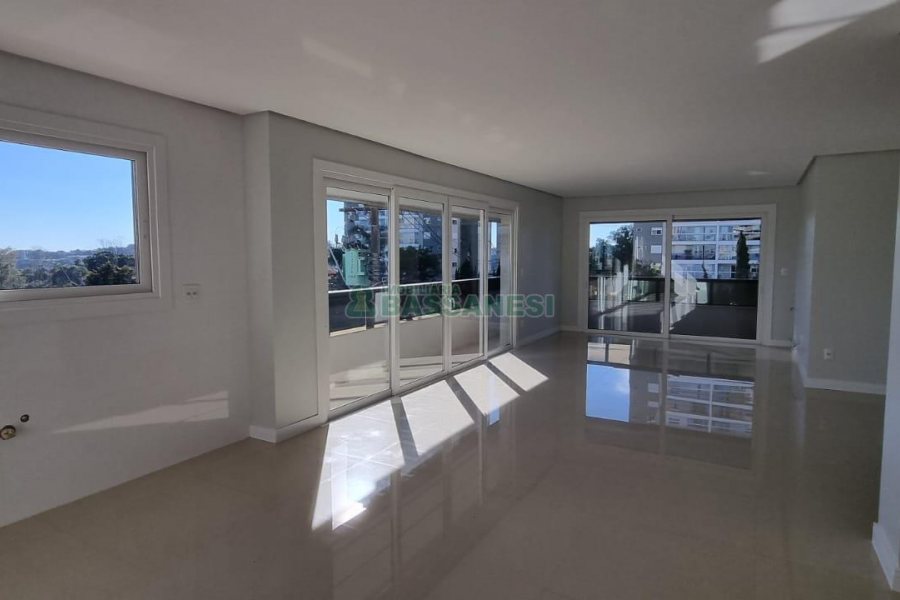 Apartamento com 174m², 3 dormitórios, 3 vagas, no bairro Universitário em Caxias do Sul para Comprar
