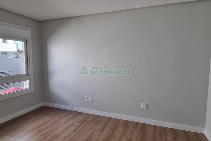 Apartamento com 174m², 3 dormitórios, 3 vagas, no bairro Universitário em Caxias do Sul para Comprar