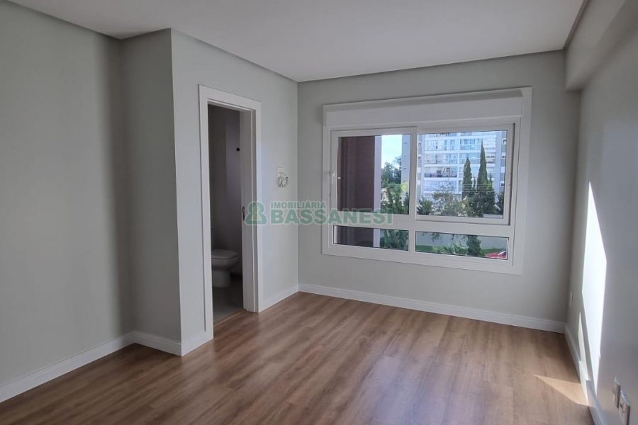 Apartamento com 174m², 3 dormitórios, 3 vagas, no bairro Universitário em Caxias do Sul para Comprar