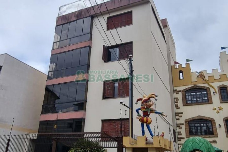 Apto/Cobertura com 207m², 3 dormitórios, 2 vagas, no bairro Pio X em Caxias do Sul para Comprar