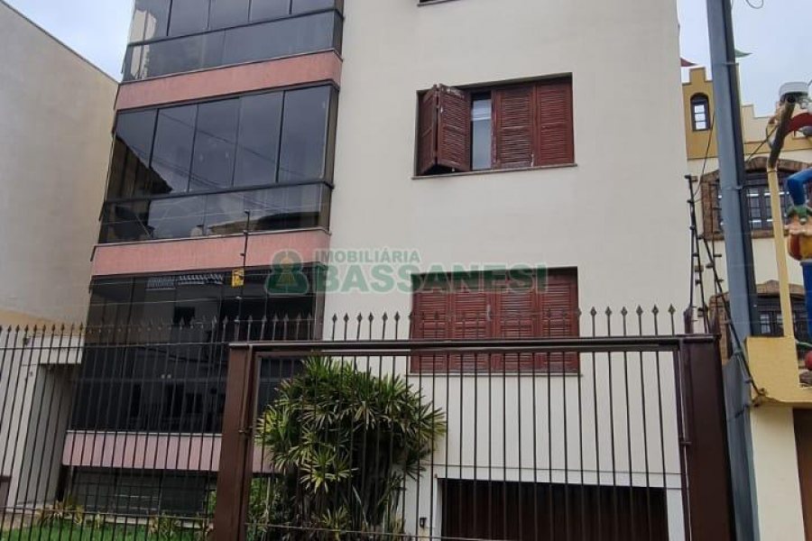 Apto/Cobertura com 207m², 3 dormitórios, 2 vagas, no bairro Pio X em Caxias do Sul para Comprar