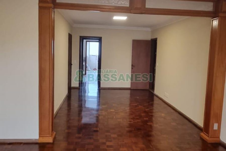Apto/Cobertura com 207m², 3 dormitórios, 2 vagas, no bairro Pio X em Caxias do Sul para Comprar