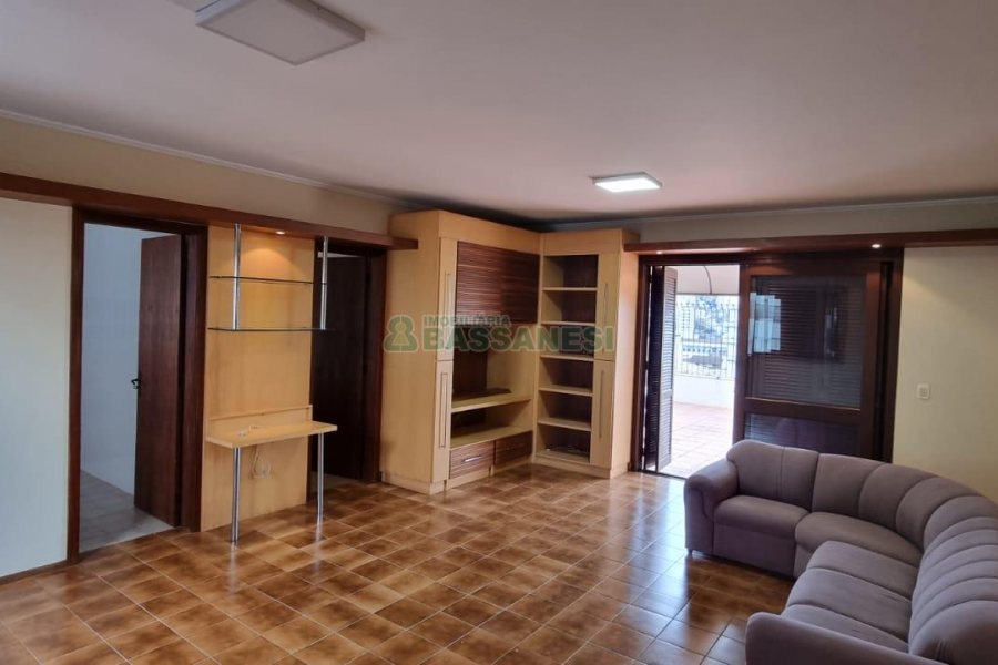 Apto/Cobertura com 207m², 3 dormitórios, 2 vagas, no bairro Pio X em Caxias do Sul para Comprar