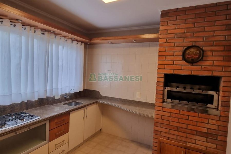 Apto/Cobertura com 207m², 3 dormitórios, 2 vagas, no bairro Pio X em Caxias do Sul para Comprar