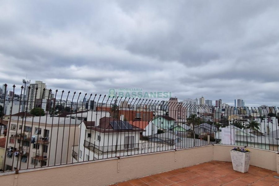 Apto/Cobertura com 207m², 3 dormitórios, 2 vagas, no bairro Pio X em Caxias do Sul para Comprar