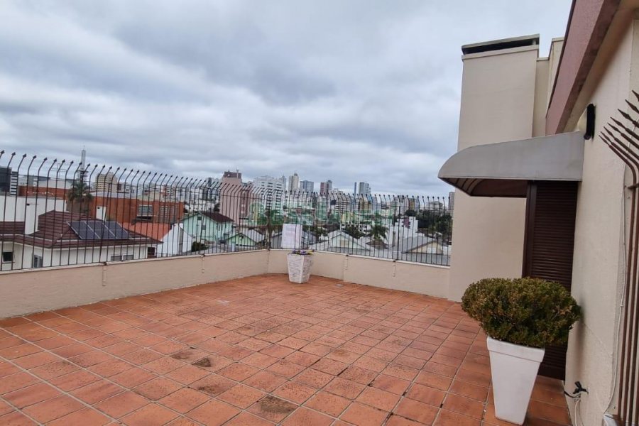 Apto/Cobertura com 207m², 3 dormitórios, 2 vagas, no bairro Pio X em Caxias do Sul para Comprar