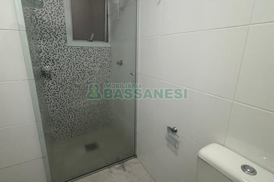 Apartamento com 68m², 2 dormitórios, 1 vaga, no bairro Lourdes em Caxias do Sul para Alugar