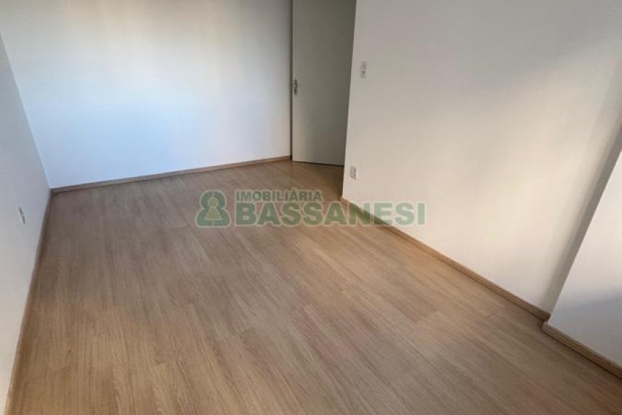 Apartamento com 68m², 2 dormitórios, 1 vaga, no bairro Lourdes em Caxias do Sul para Alugar