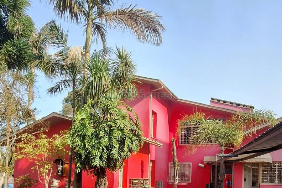 Casa com 400m², 4 dormitórios, 3 vagas, no bairro Santa Lúcia em Caxias do Sul para Comprar
