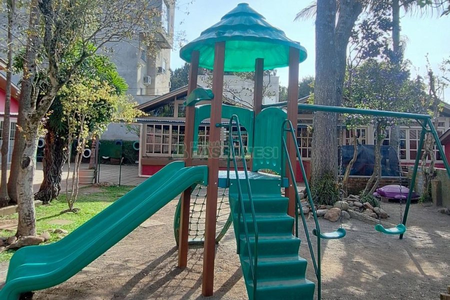 Casa com 400m², 4 dormitórios, 3 vagas, no bairro Santa Lúcia em Caxias do Sul para Comprar