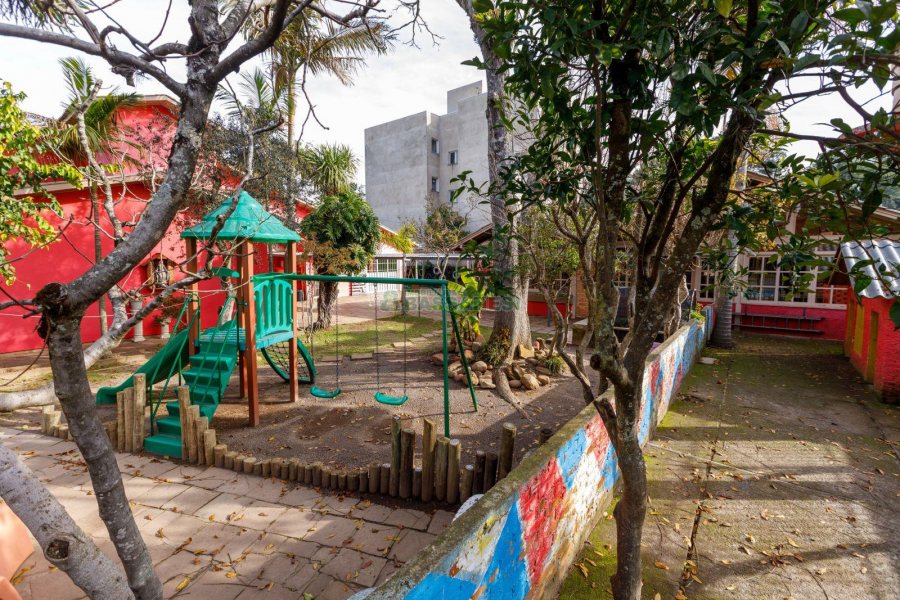 Casa com 400m², 4 dormitórios, 3 vagas, no bairro Santa Lúcia em Caxias do Sul para Comprar
