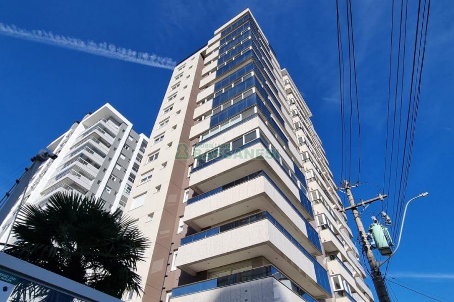 Apartamento com 168m², 3 dormitórios, 3 vagas, no bairro Universitário em Caxias do Sul para Comprar