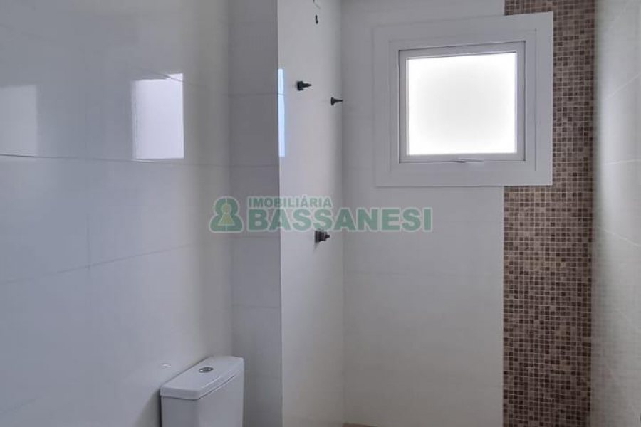 Apartamento com 168m², 3 dormitórios, 3 vagas, no bairro Universitário em Caxias do Sul para Comprar