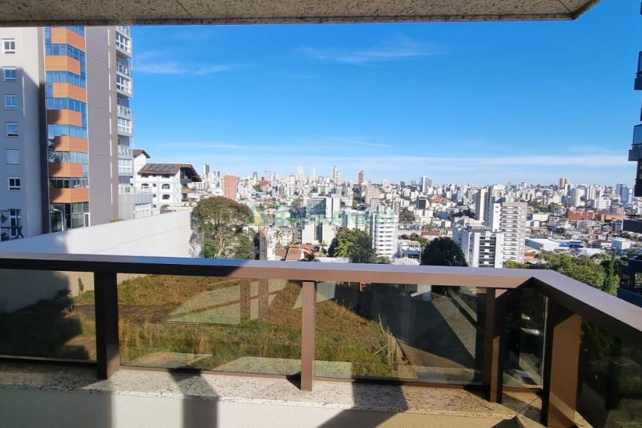 Apartamento com 168m², 3 dormitórios, 3 vagas, no bairro Universitário em Caxias do Sul para Comprar