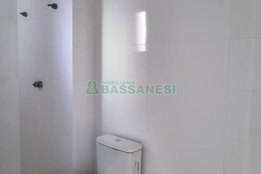 Apartamento com 168m², 3 dormitórios, 3 vagas, no bairro Universitário em Caxias do Sul para Comprar