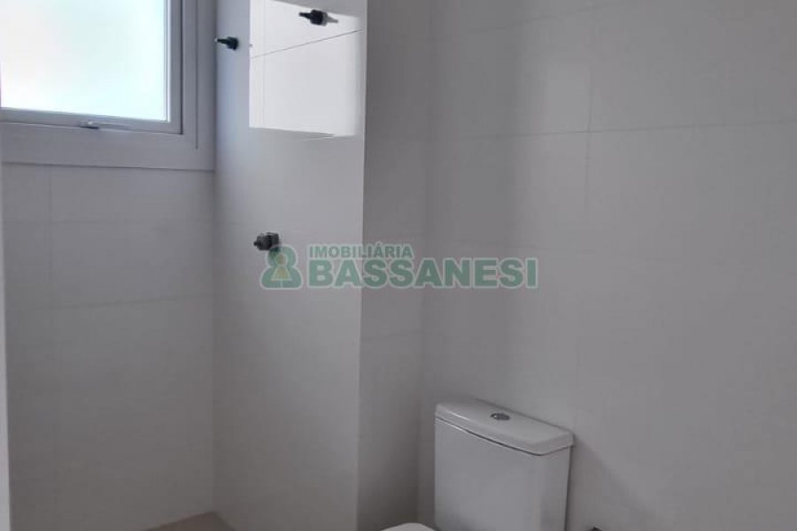 Apartamento com 168m², 3 dormitórios, 3 vagas, no bairro Universitário em Caxias do Sul para Comprar