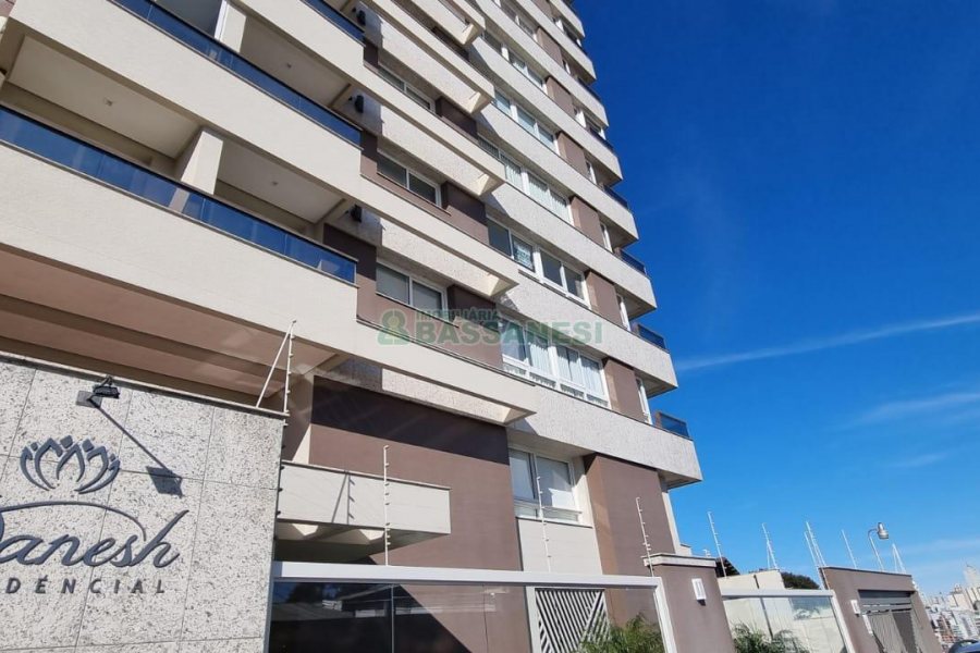 Apartamento com 168m², 3 dormitórios, 3 vagas, no bairro Universitário em Caxias do Sul para Comprar