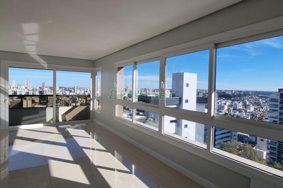 Apartamento com 168m², 3 dormitórios, 3 vagas, no bairro Universitário em Caxias do Sul para Comprar