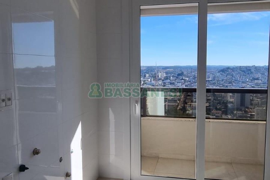Apartamento com 168m², 3 dormitórios, 3 vagas, no bairro Universitário em Caxias do Sul para Comprar