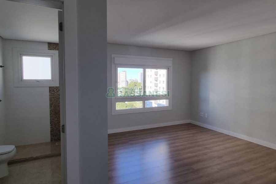Apartamento com 168m², 3 dormitórios, 3 vagas, no bairro Universitário em Caxias do Sul para Comprar