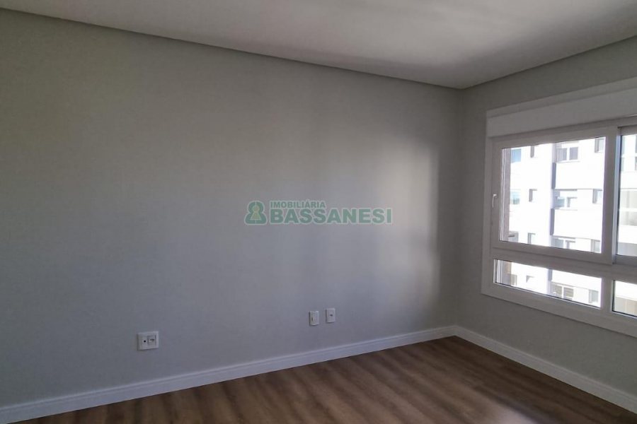 Apartamento com 168m², 3 dormitórios, 3 vagas, no bairro Universitário em Caxias do Sul para Comprar