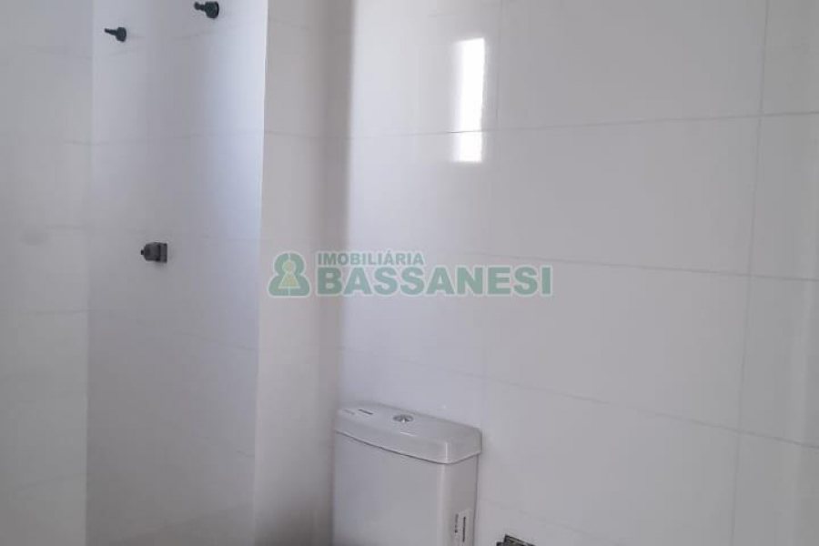 Apartamento com 168m², 3 dormitórios, 3 vagas, no bairro Universitário em Caxias do Sul para Comprar