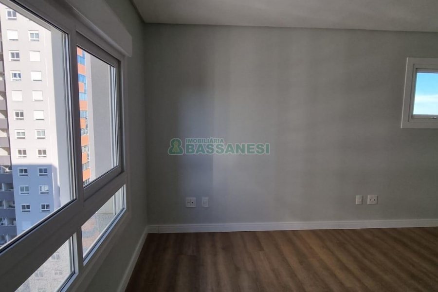 Apartamento com 168m², 3 dormitórios, 3 vagas, no bairro Universitário em Caxias do Sul para Comprar