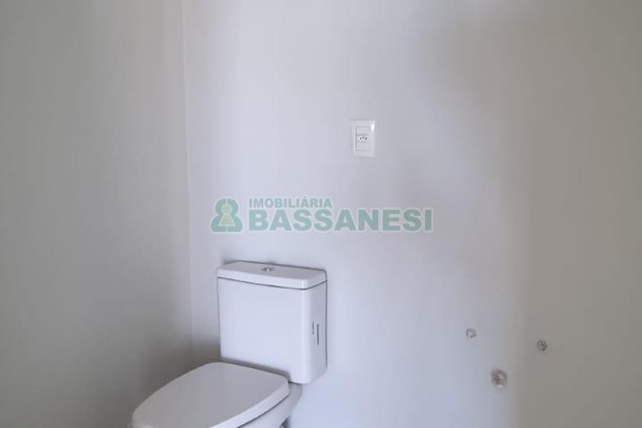 Apartamento com 168m², 3 dormitórios, 3 vagas, no bairro Universitário em Caxias do Sul para Comprar