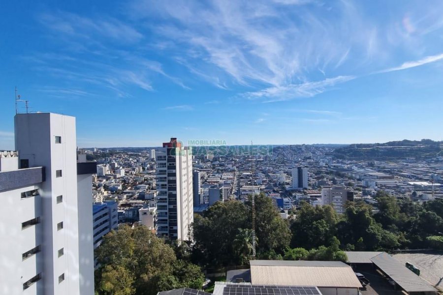 Apartamento com 168m², 3 dormitórios, 3 vagas, no bairro Universitário em Caxias do Sul para Comprar