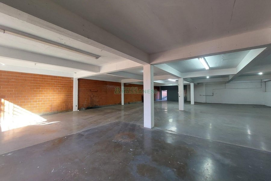 Pavilhão com 280m², no bairro Esplanada em Caxias do Sul para Alugar