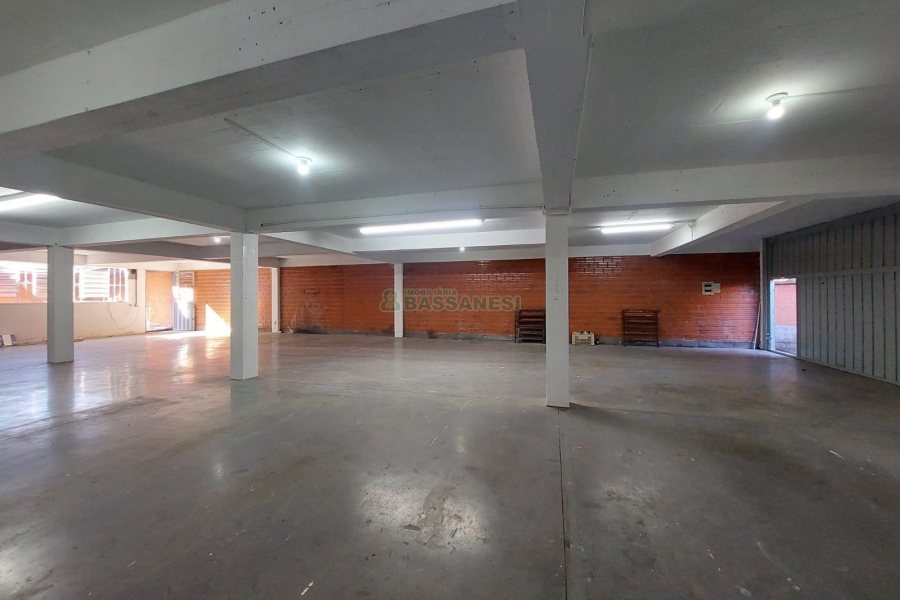 Pavilhão com 280m², no bairro Esplanada em Caxias do Sul para Alugar