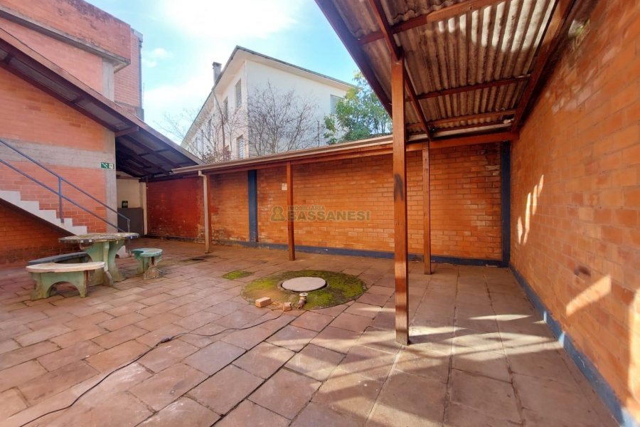 Pavilhão com 280m², no bairro Esplanada em Caxias do Sul para Alugar