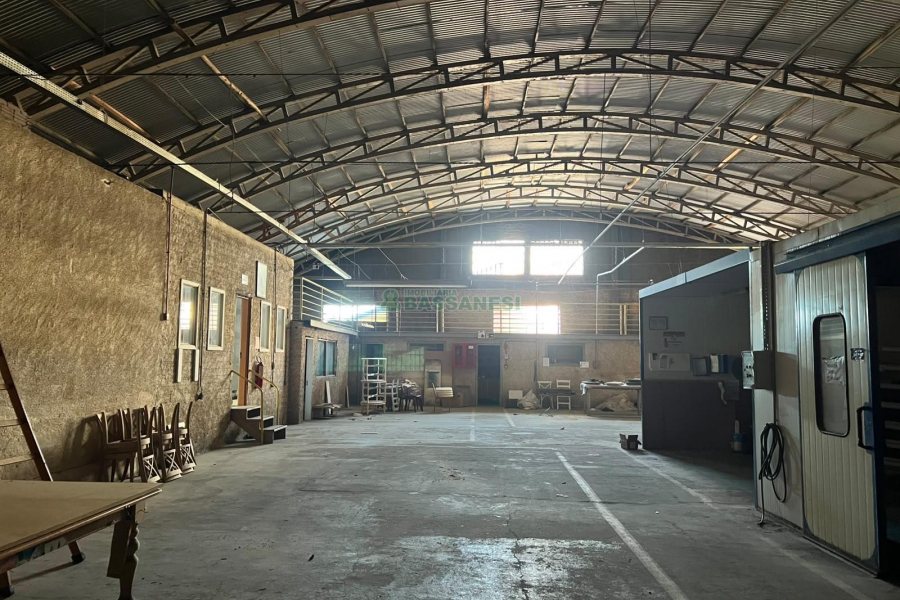Pavilhão com 2500m², no bairro Sao Gotardo em Flores da Cunha para Alugar