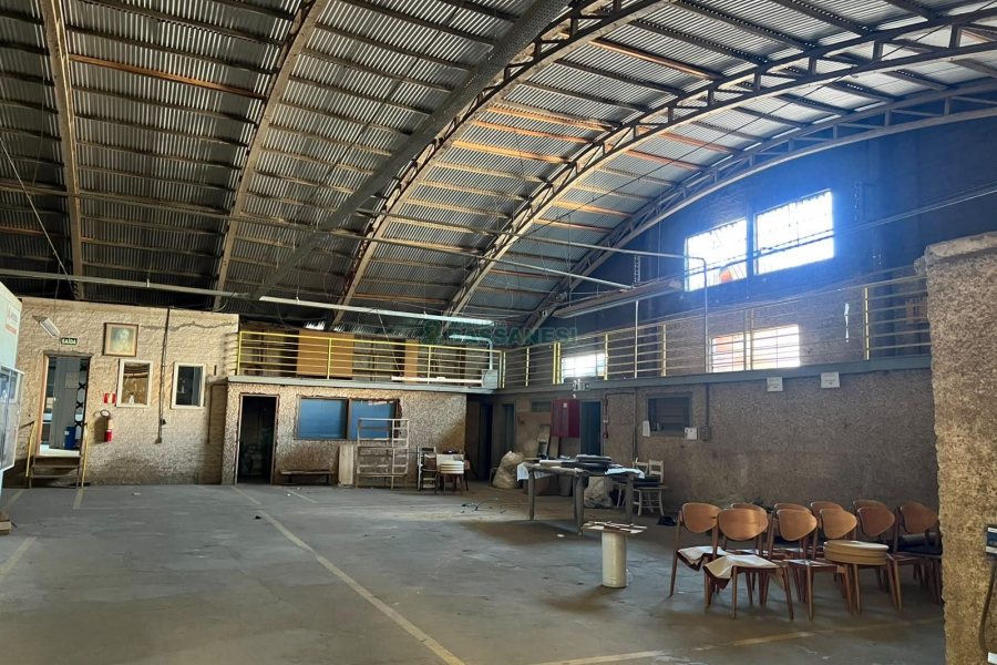 Pavilhão com 2500m², no bairro Sao Gotardo em Flores da Cunha para Alugar