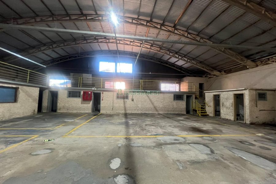 Pavilhão com 2500m², no bairro Sao Gotardo em Flores da Cunha para Alugar