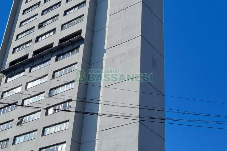 Sala com 37m², 2 vagas, no bairro Pio X em Caxias do Sul para Alugar