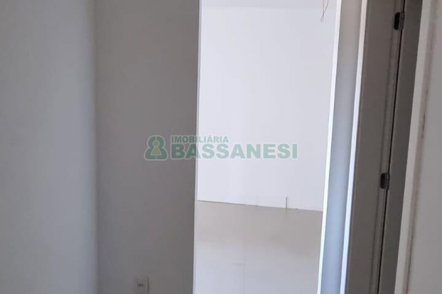 Sala com 37m², 2 vagas, no bairro Pio X em Caxias do Sul para Alugar