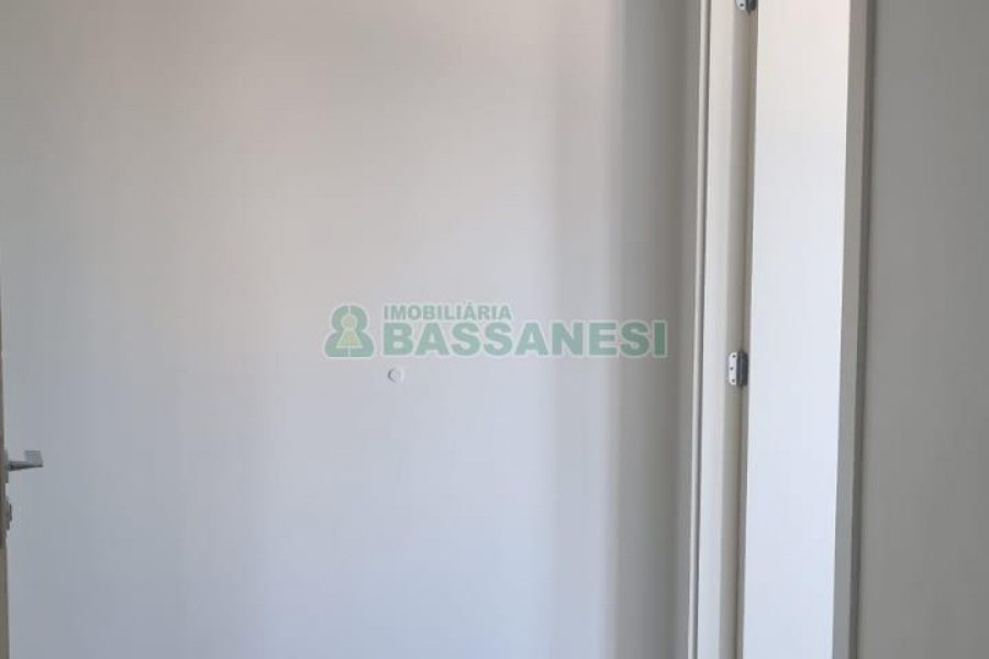 Sala com 37m², 2 vagas, no bairro Pio X em Caxias do Sul para Alugar