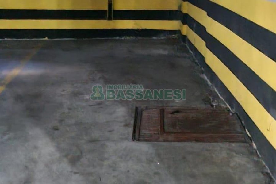 Sala com 37m², 2 vagas, no bairro Pio X em Caxias do Sul para Alugar