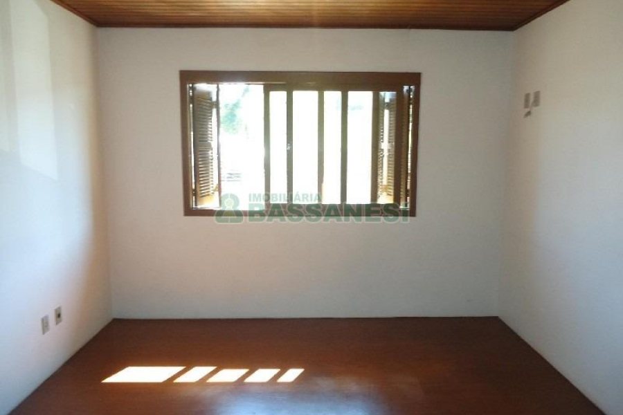 Casa com 216m², 3 dormitórios, 3 vagas, no bairro Cristo Redentor em Caxias do Sul para Comprar
