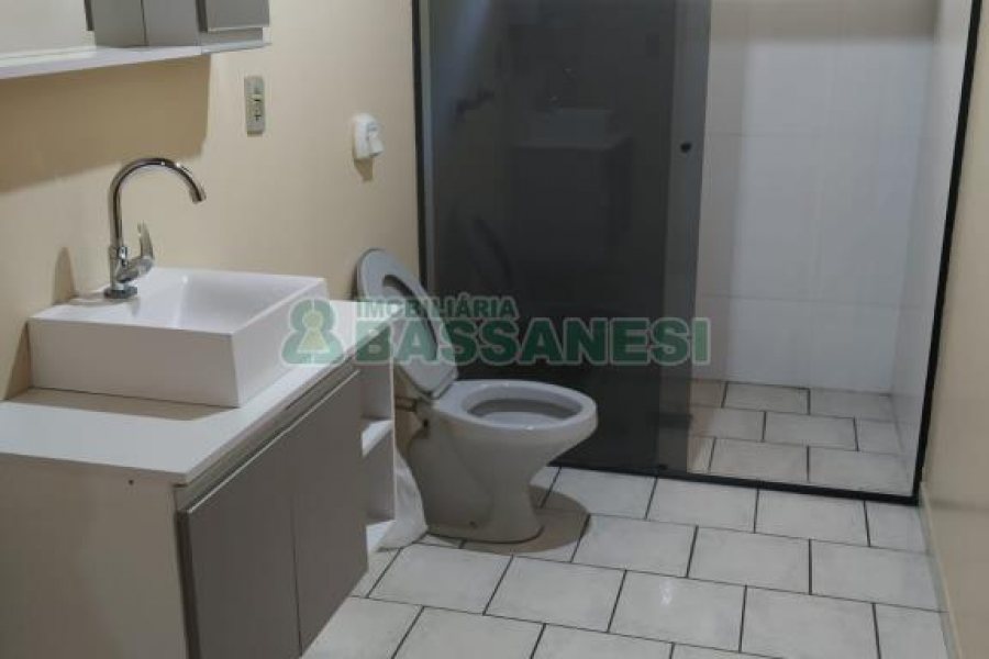 Casa com 216m², 3 dormitórios, 3 vagas, no bairro Cristo Redentor em Caxias do Sul para Comprar