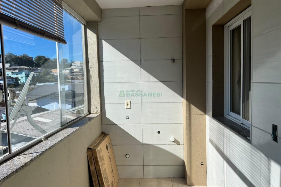 Apto Mobiliado com 37m², 1 dormitório, 1 vaga, no bairro Presidente Vargas em Caxias do Sul para Alugar