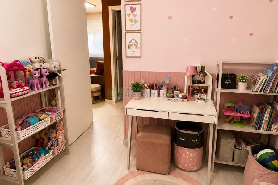 Apartamento com 55m², 2 dormitórios, 1 vaga, no bairro Santa Lúcia em Caxias do Sul para Comprar