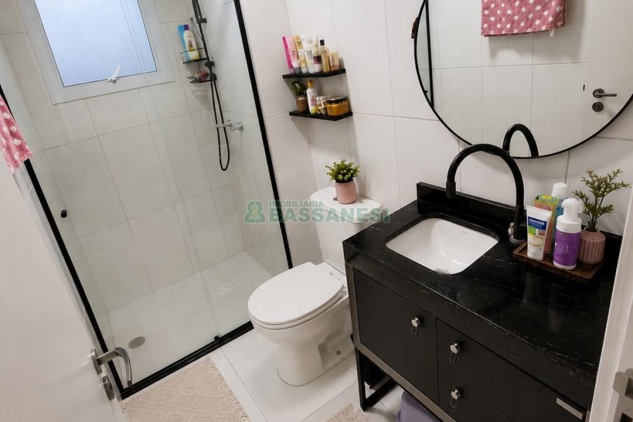 Apartamento com 55m², 2 dormitórios, 1 vaga, no bairro Santa Lúcia em Caxias do Sul para Comprar