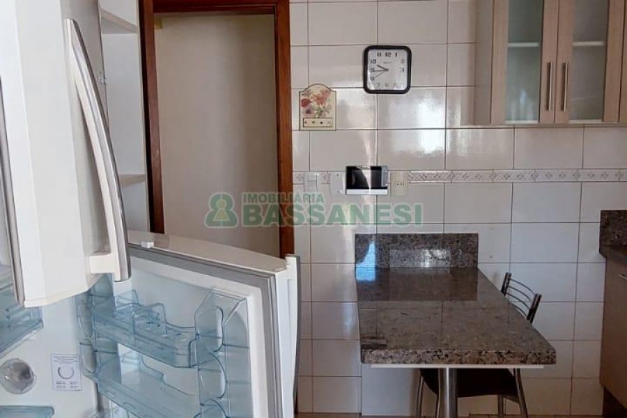 Apto Mobiliado com 80m², 2 dormitórios, 1 vaga, no bairro Medianeira em Caxias do Sul para Alugar